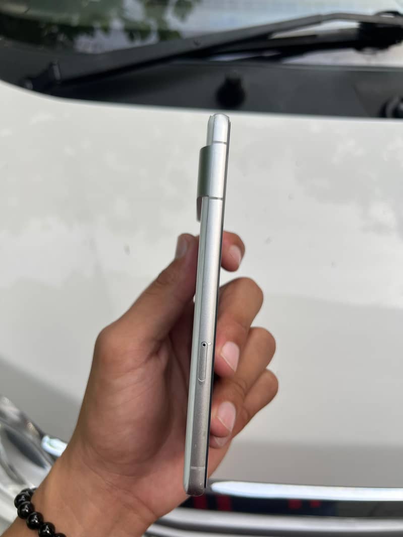 Google Pixel 7 4