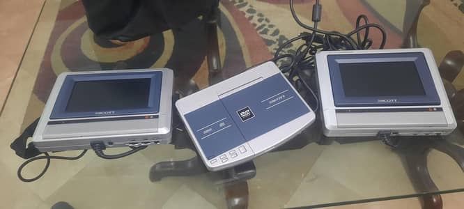 Car rear entertainment lcds and dvd player