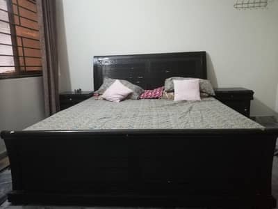 customized wooden bed