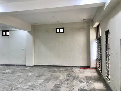 COMMERCIAL BUILDING AVAILABLE FOR RENT Prime Location Sawan Expressway, Islamabad Covered Area: Approx. 14,350 SQ. FT.