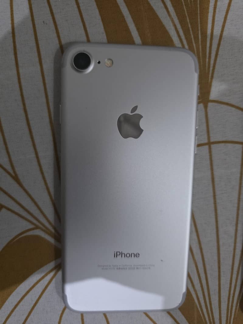 Apple iPhone 7 2