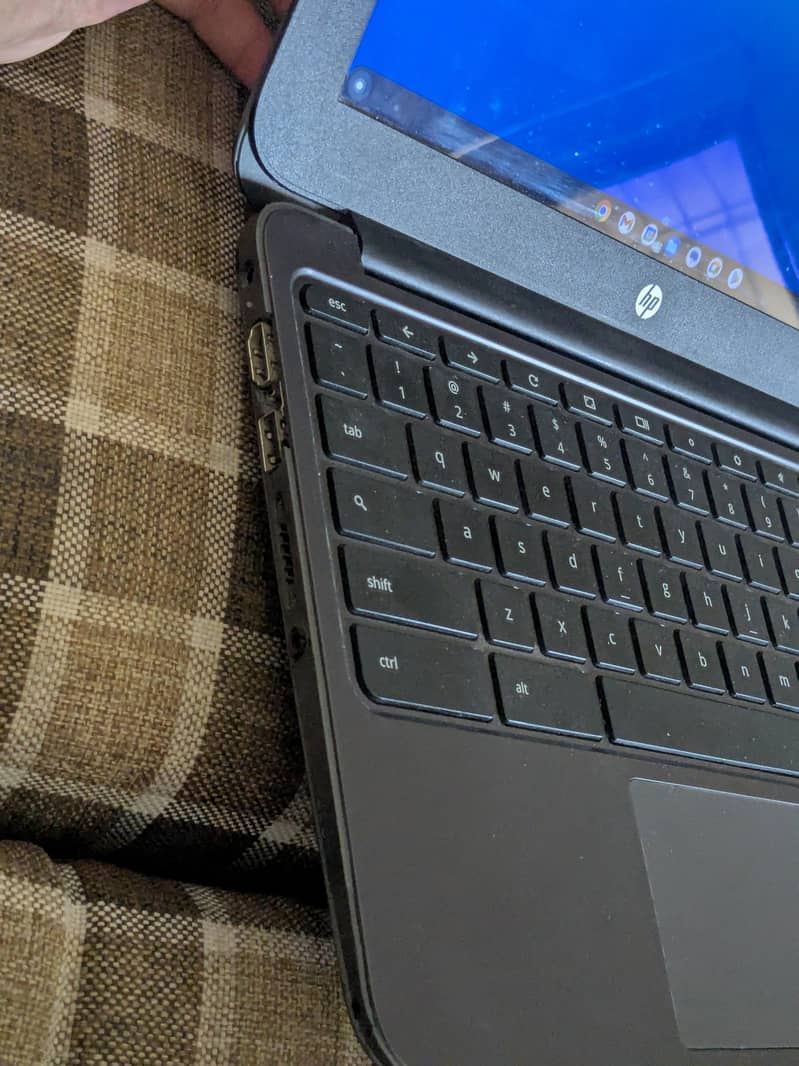 Chrome Book Touchscreen 4