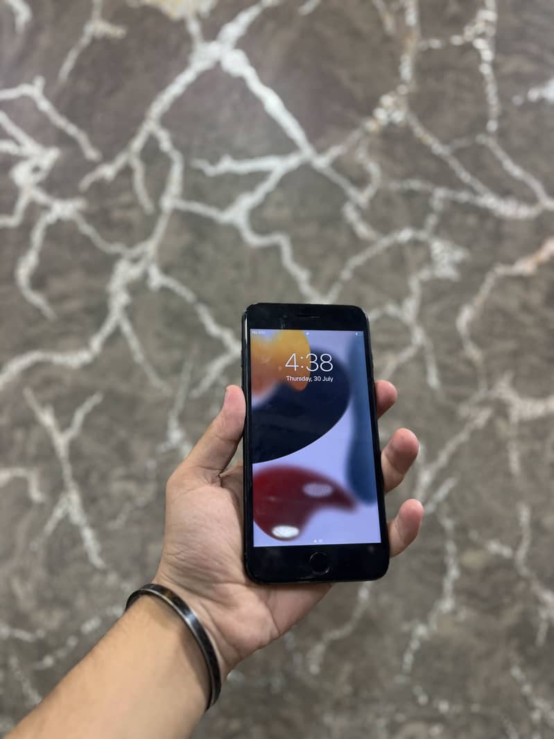 Apple iPhone 7 Plus 1