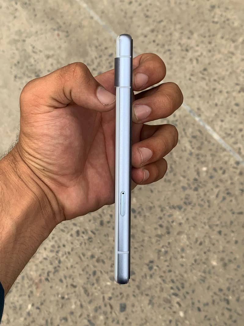 Google Pixel 7a 2