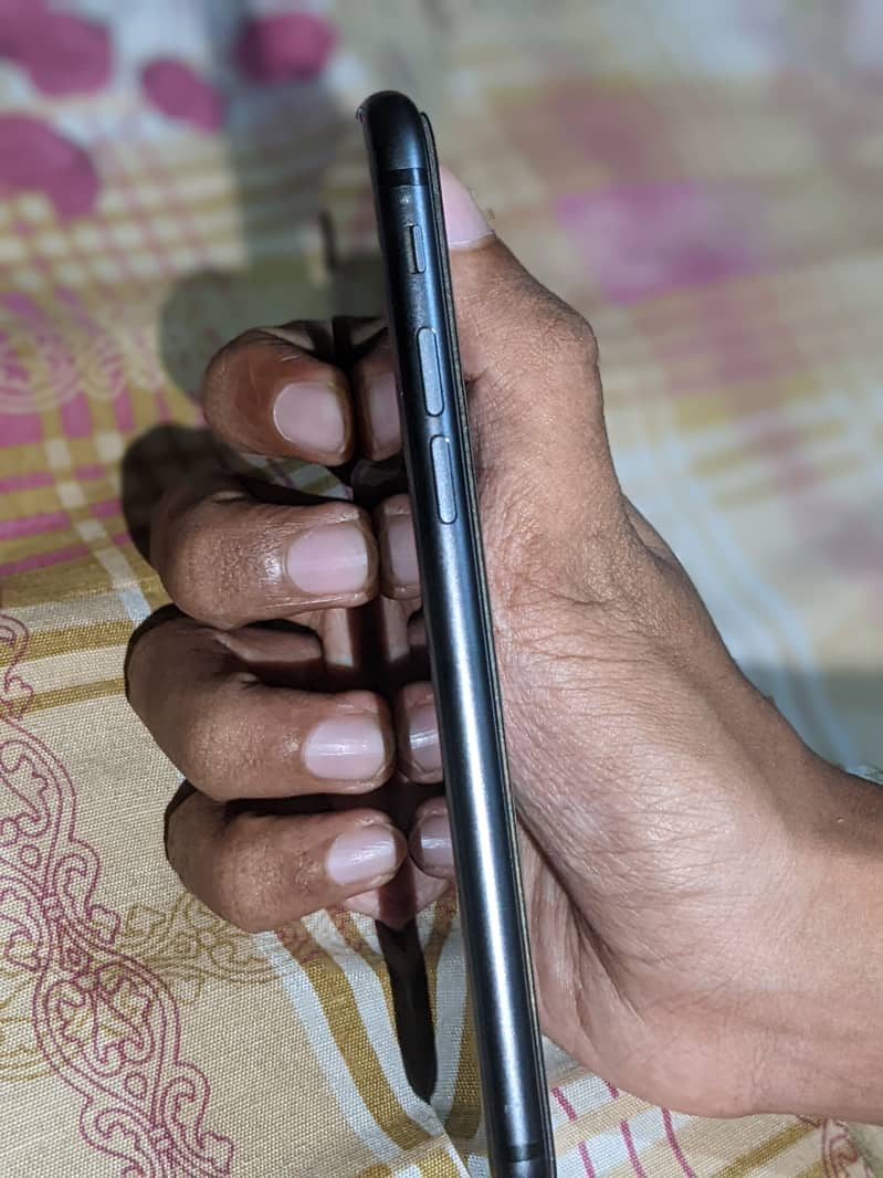 Apple iPhone 8 6