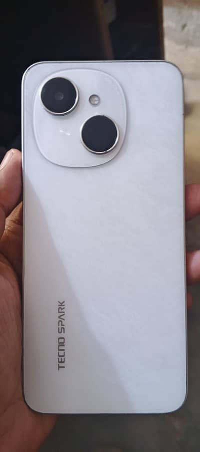 Tecno Spark Go 1