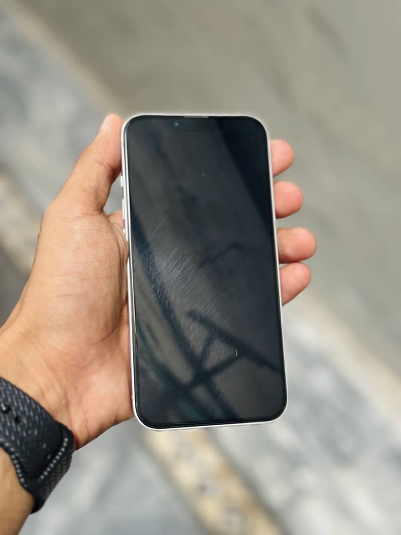 Apple iPhone 13 3