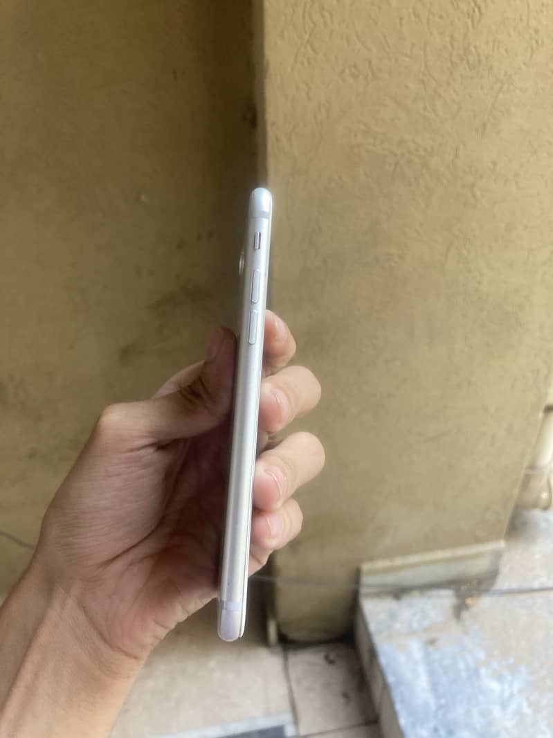 iPhone 7PTA 4