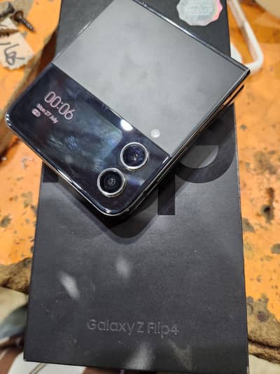 Samsung Mobile Z Flip 4