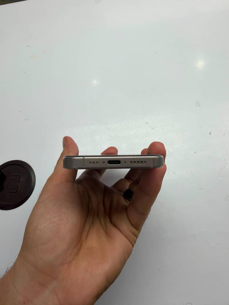 Apple iPhone 15 Pro 2