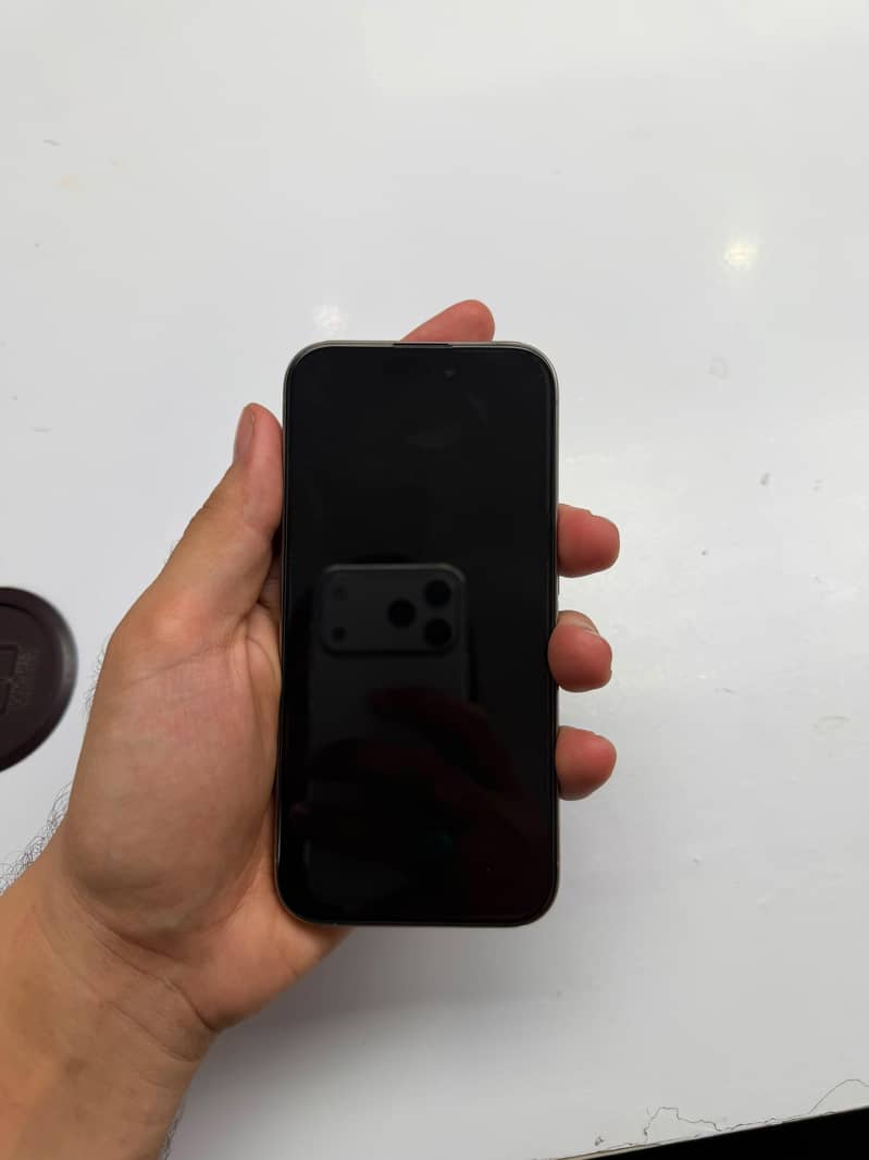Apple iPhone 15 Pro 6