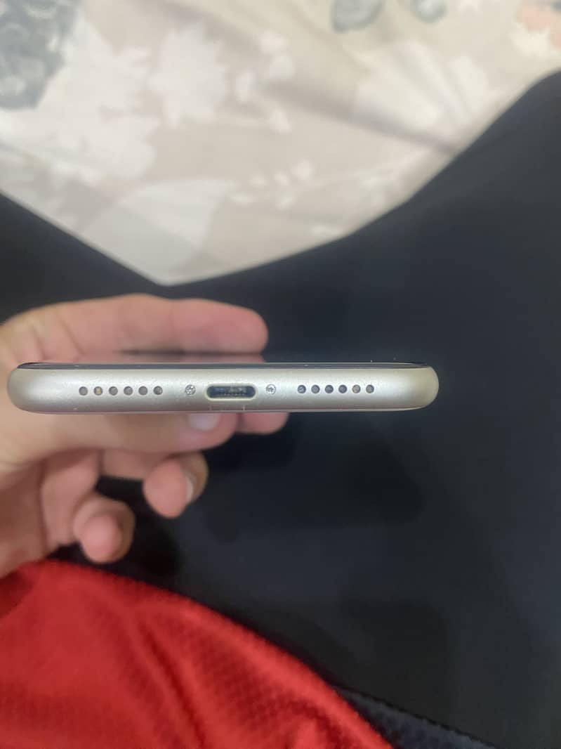 Iphone 11 4