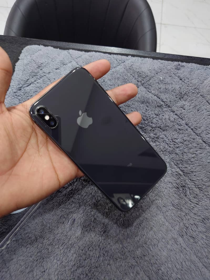 Apple iPhone X 5