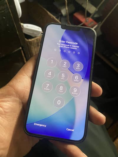 Apple iPhone 13