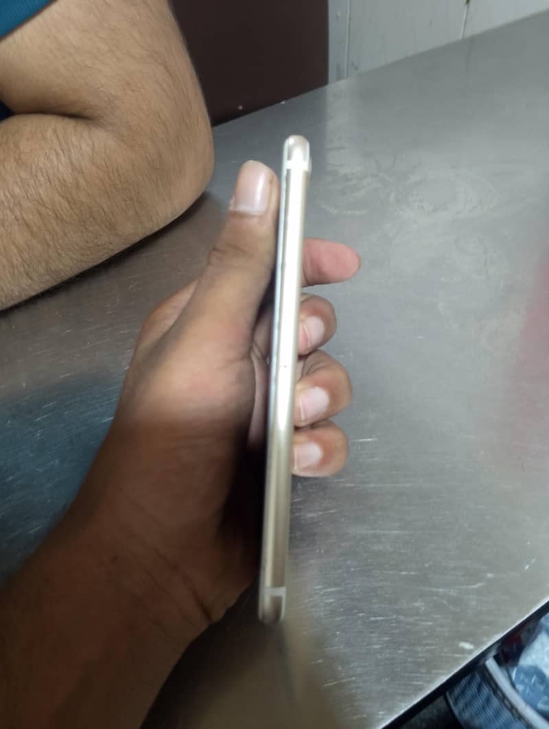Apple iPhone 7 1