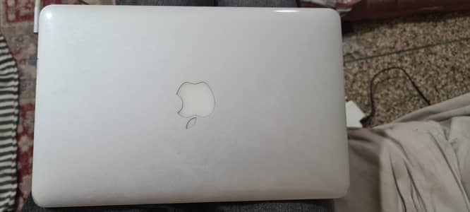 macbook air 2011 mid 9/10