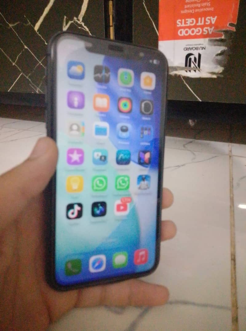 Apple iPhone 11 1