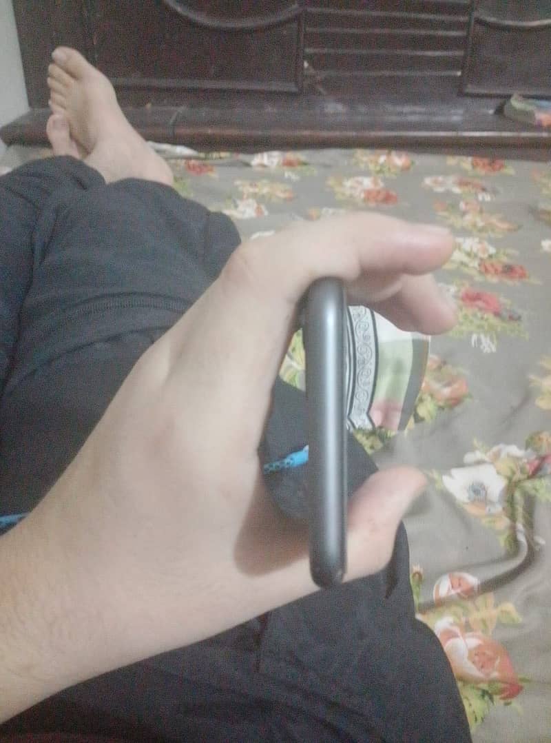Apple iPhone 11 3