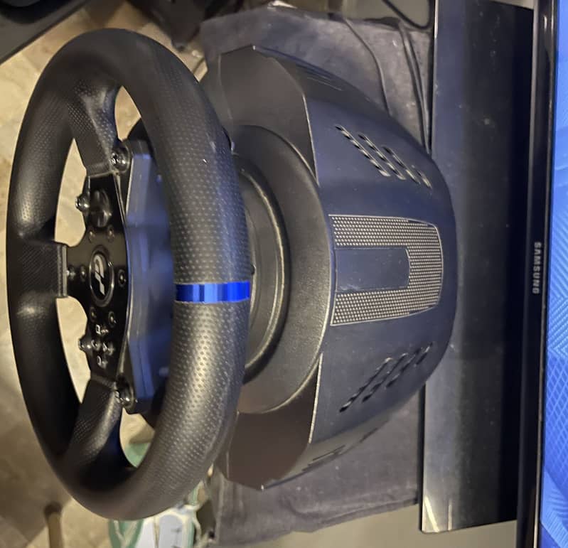 Thrustmaster T300 RS 1