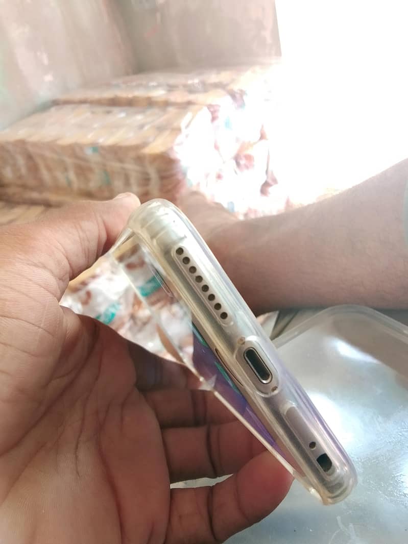 Apple iPhone 6S Plus 1