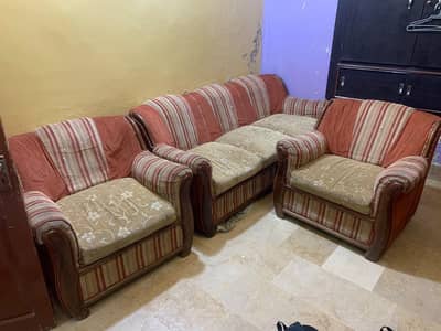 molti foram sofa wood fram condition 10/10 form condition 10/6