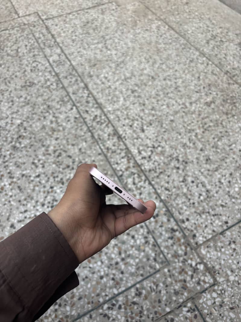 Apple iPhone 15 5