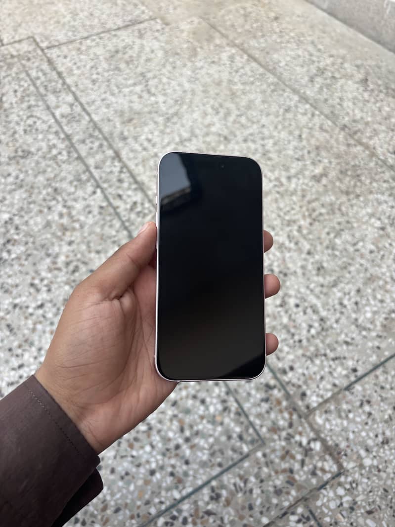 Apple iPhone 15 7