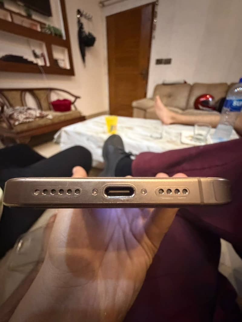iPhone 16 pro max 1