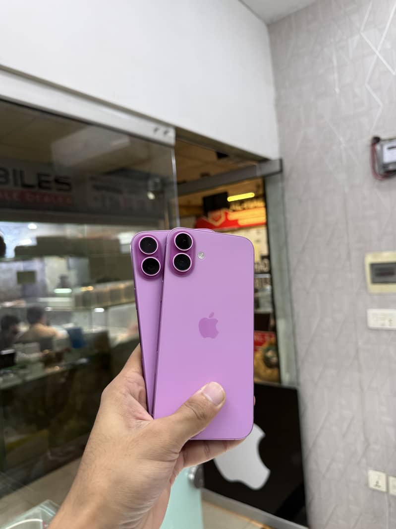 Apple iPhone 16 Plus 0