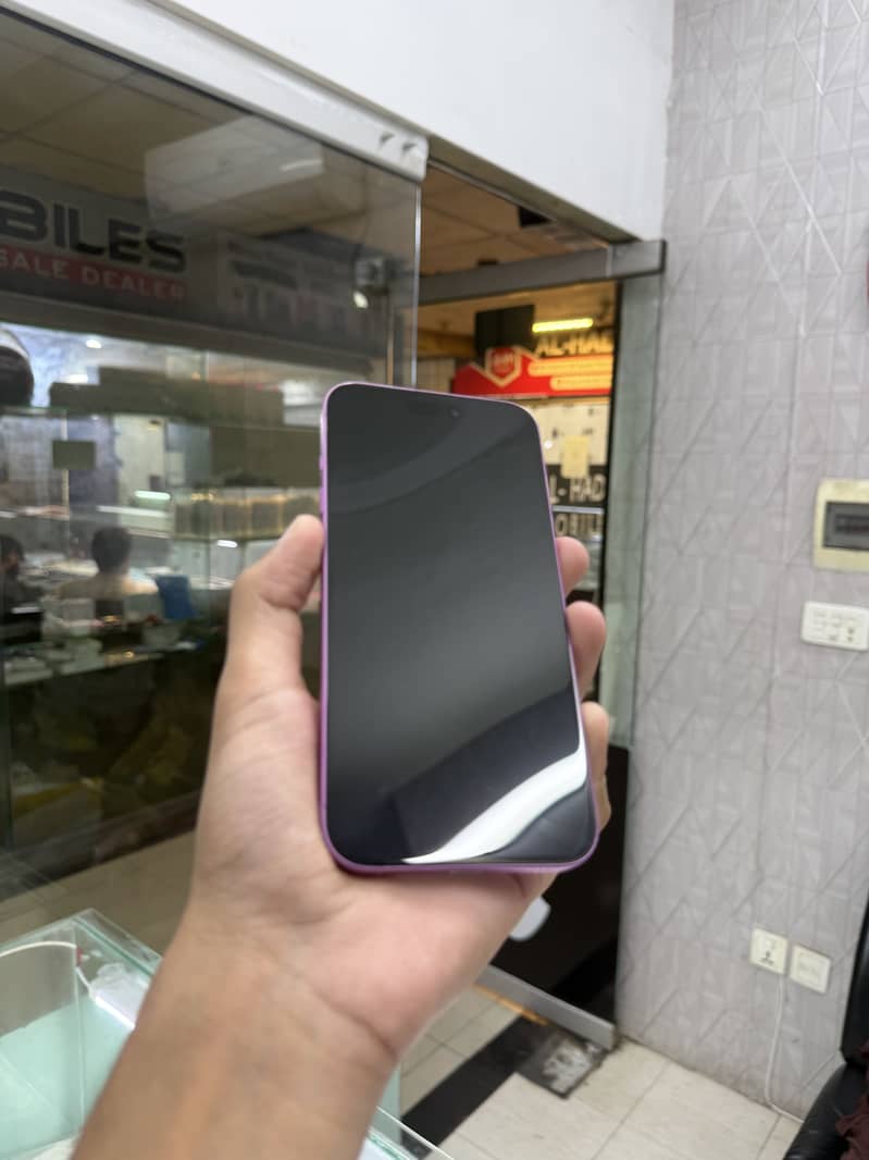 Apple iPhone 16 Plus 4