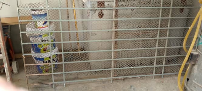 Grills with namak para jali