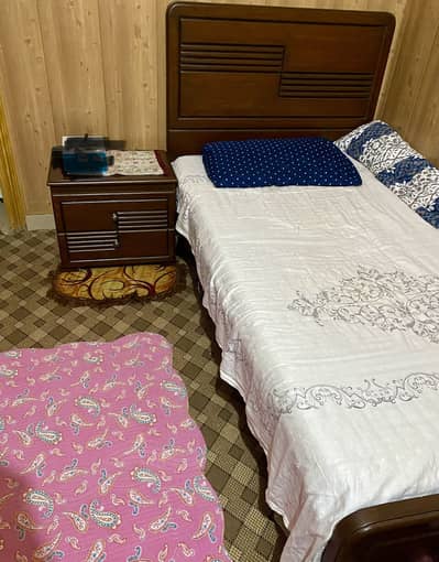 Solid wooden frame single bed