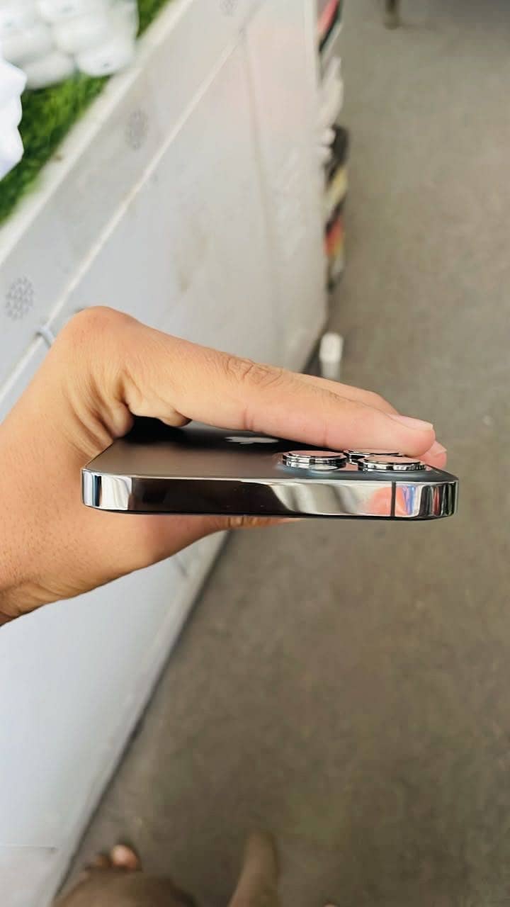 Apple iPhone 12 Pro Max 3