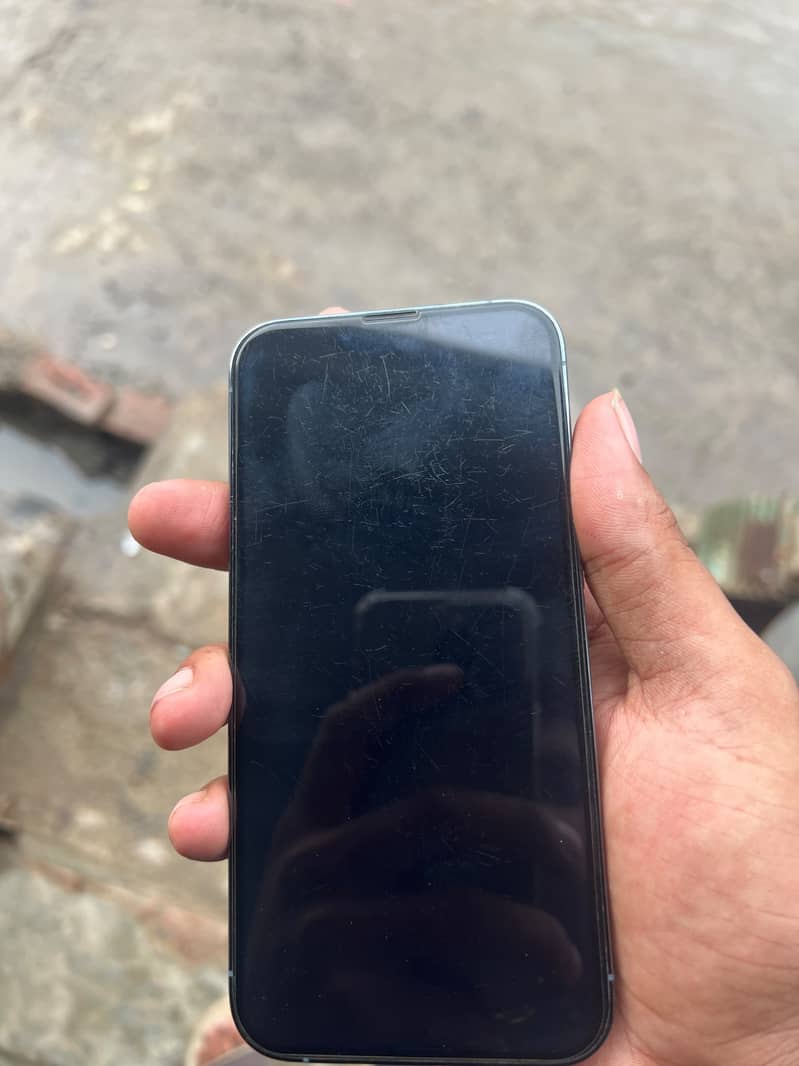 Apple iPhone 13 Pro 2