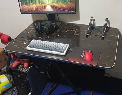 Foldable computer/study table