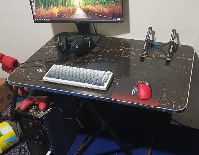 Foldable computer/study table 0