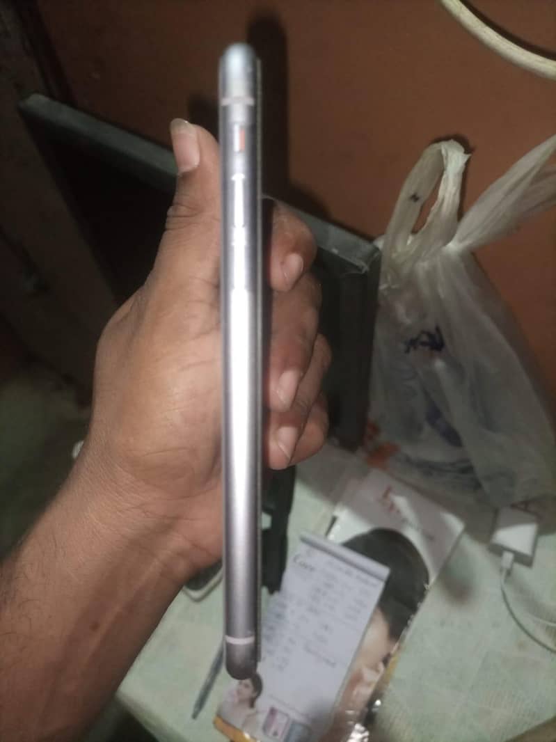 Apple iPhone 11 6