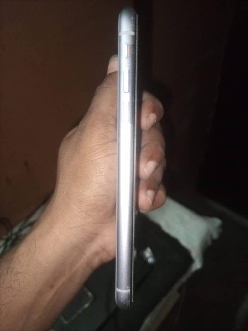 Apple iPhone 11 7