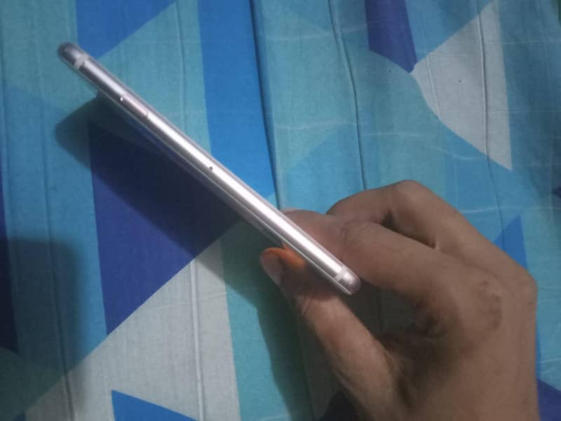 iPhone 8 3