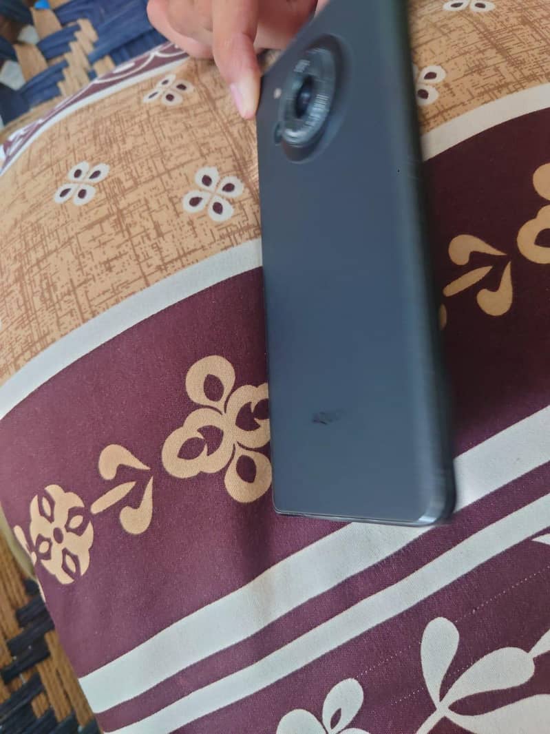 Sharp Aquos R7 1