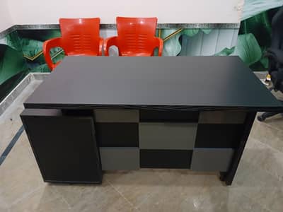 Fancy office Table + 2 SAAB chairs