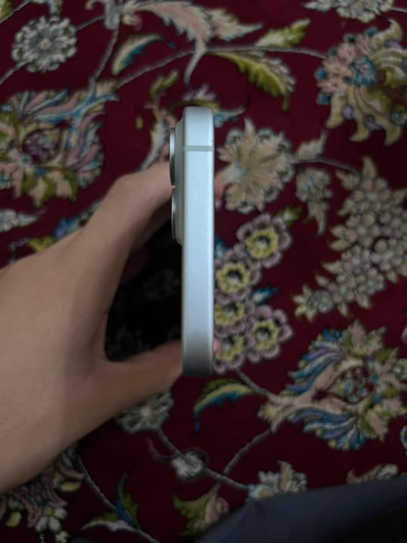 Apple iPhone 15 1
