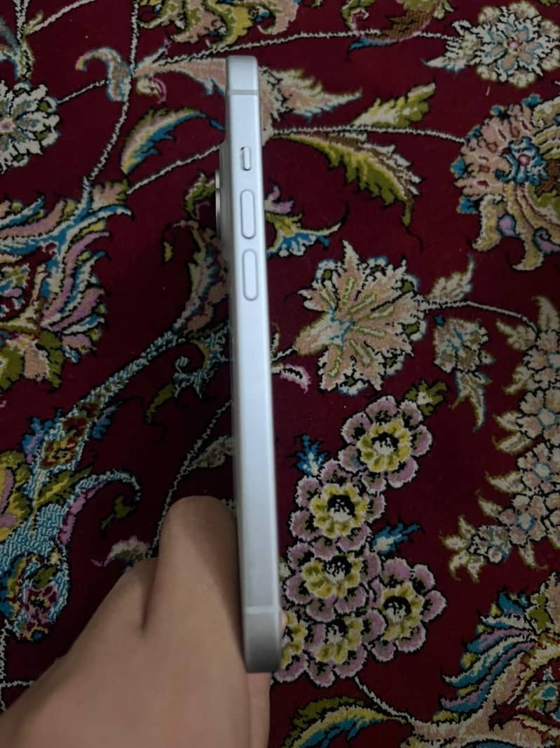 Apple iPhone 15 3