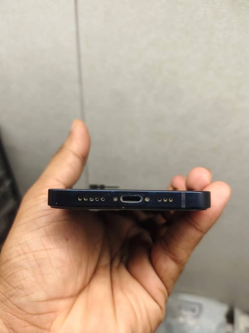 Apple iPhone 12 3
