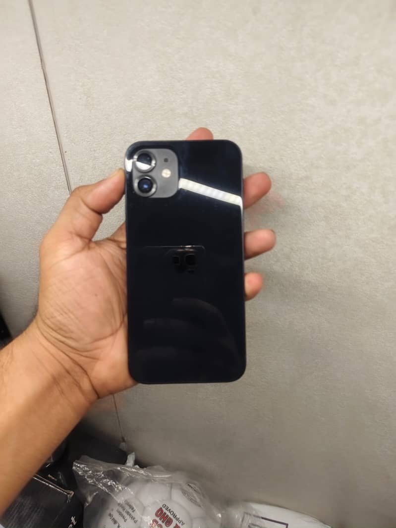 Apple iPhone 12 6