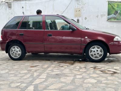 Suzuki Cultus 2005 good condition total genuine