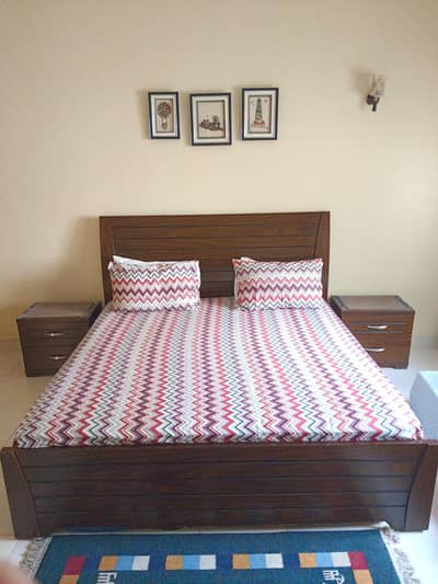 Bed, dressing and 2 side tables