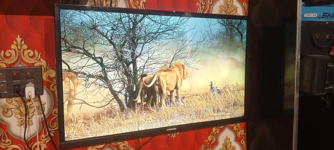 Samsung 32 inch sada Led miror line on the screen Usb support