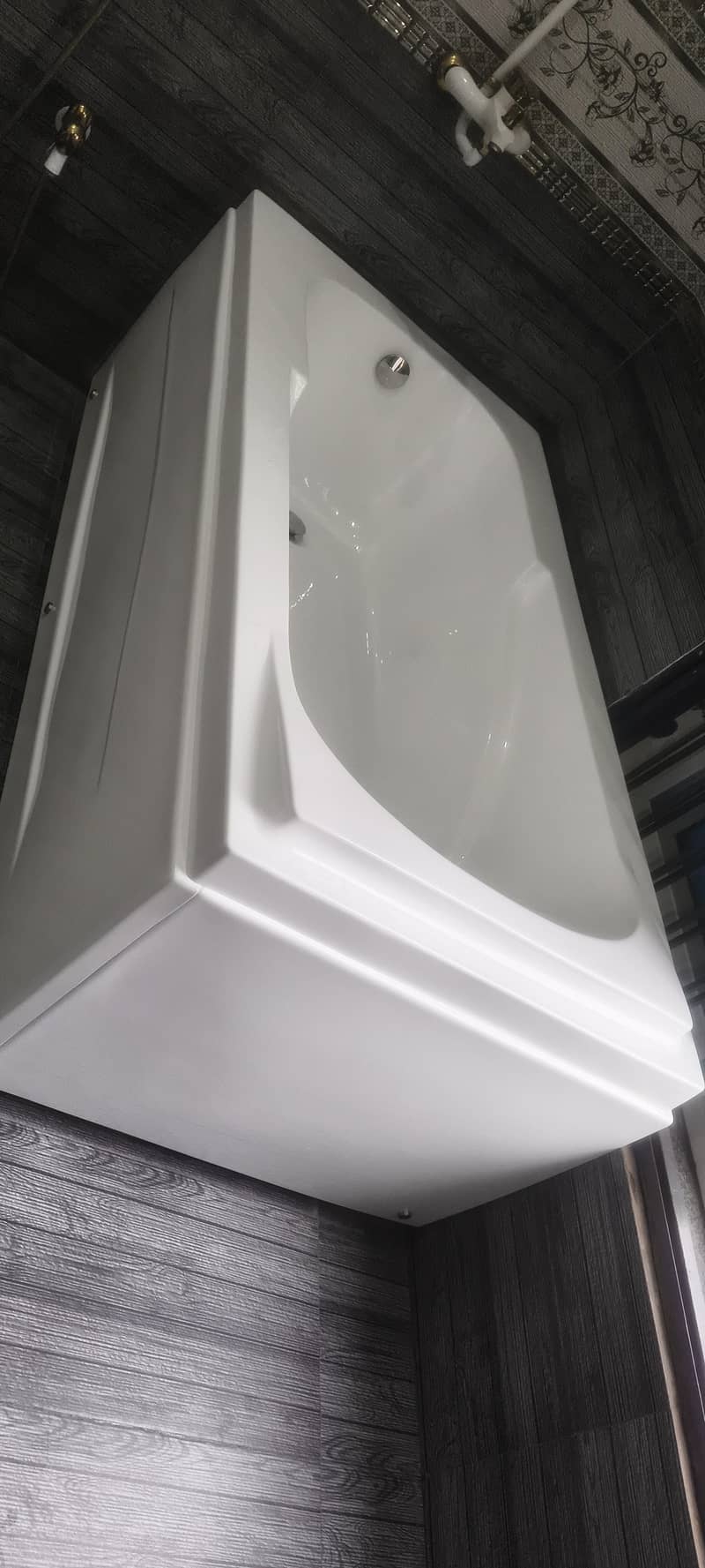 bathtub 0