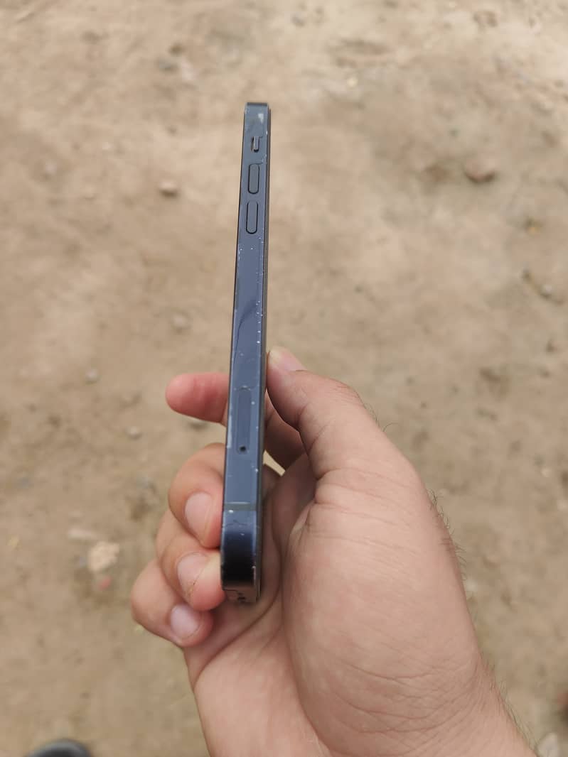 Apple iPhone 12 7